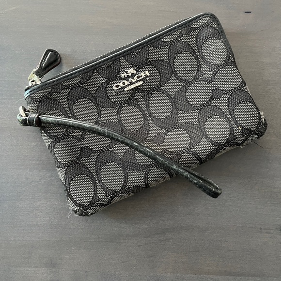 Coach Walet - Picture 1 of 5